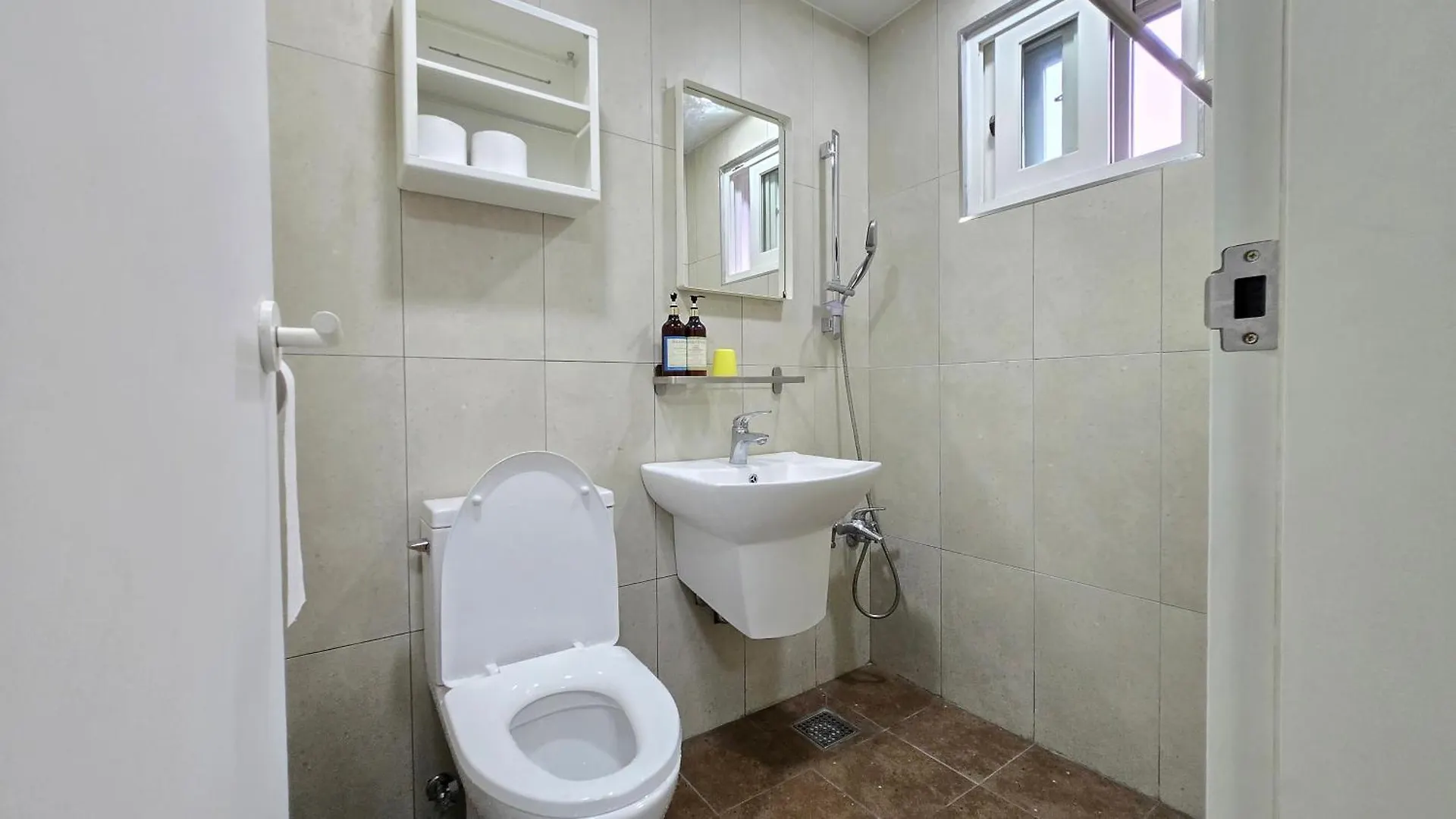Rare House 1 Hotel Incheon