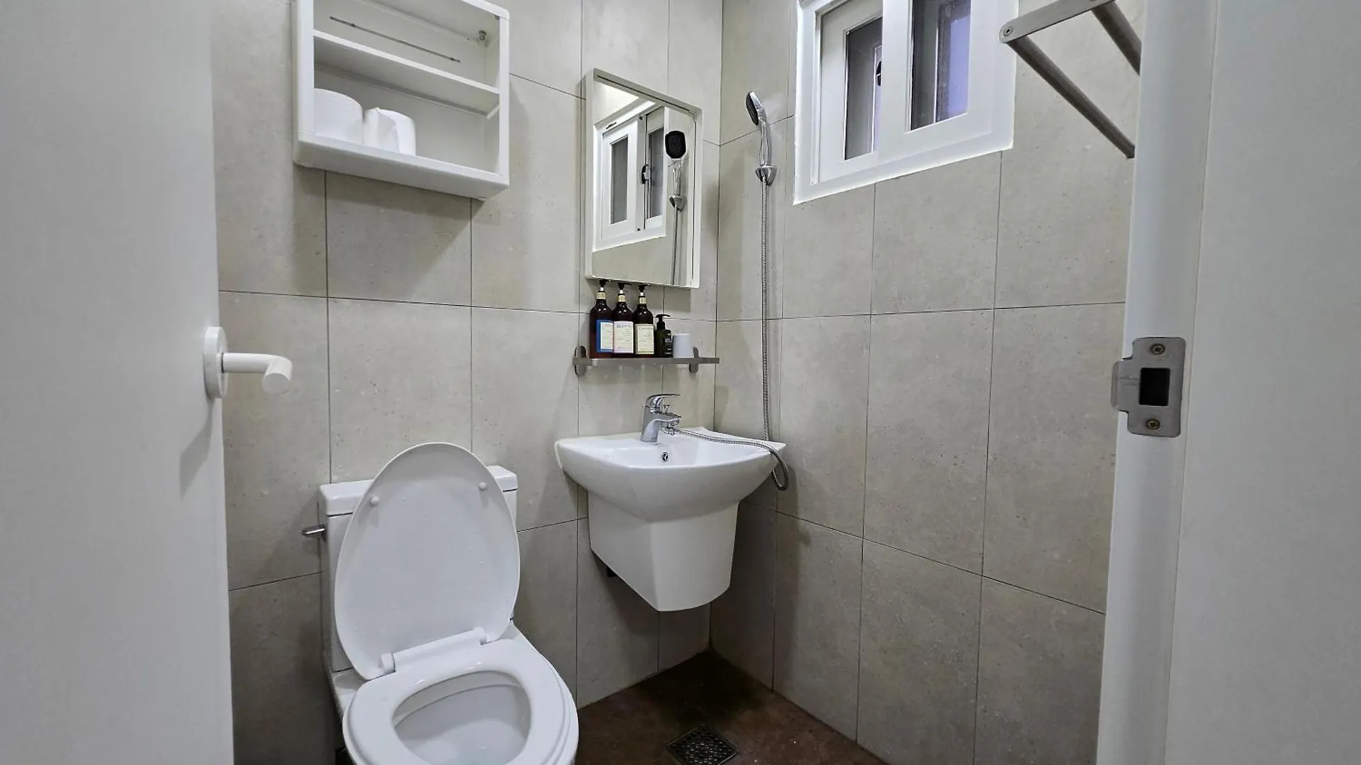 Rare House 1 Hotel Incheon South Korea
