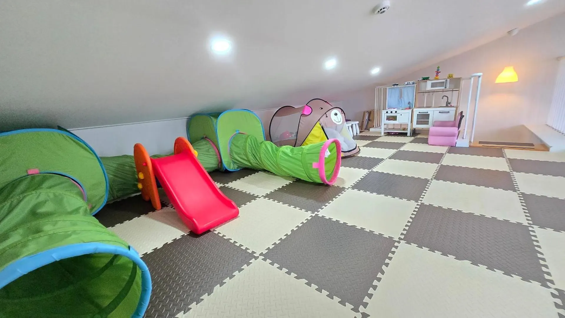 Rare House 1 Hotel Incheon