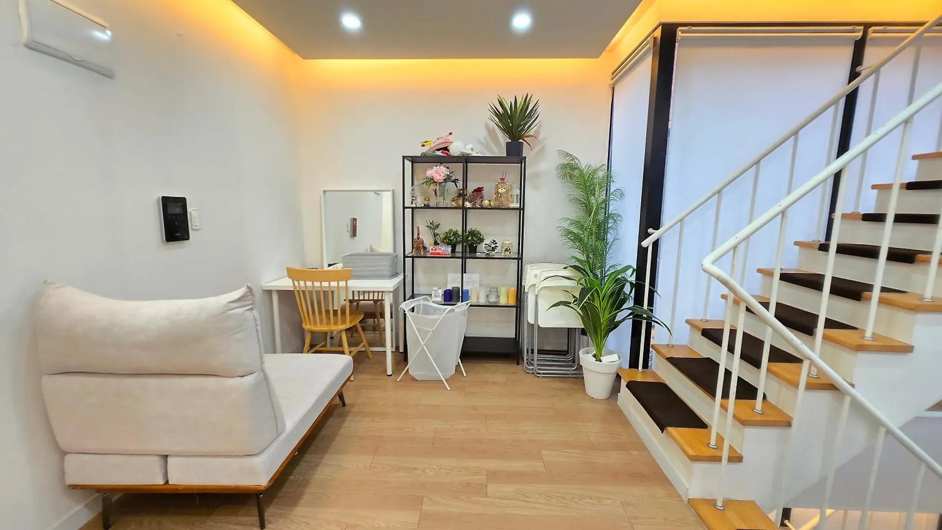 Rare House 1 Hotel Incheon 4*,